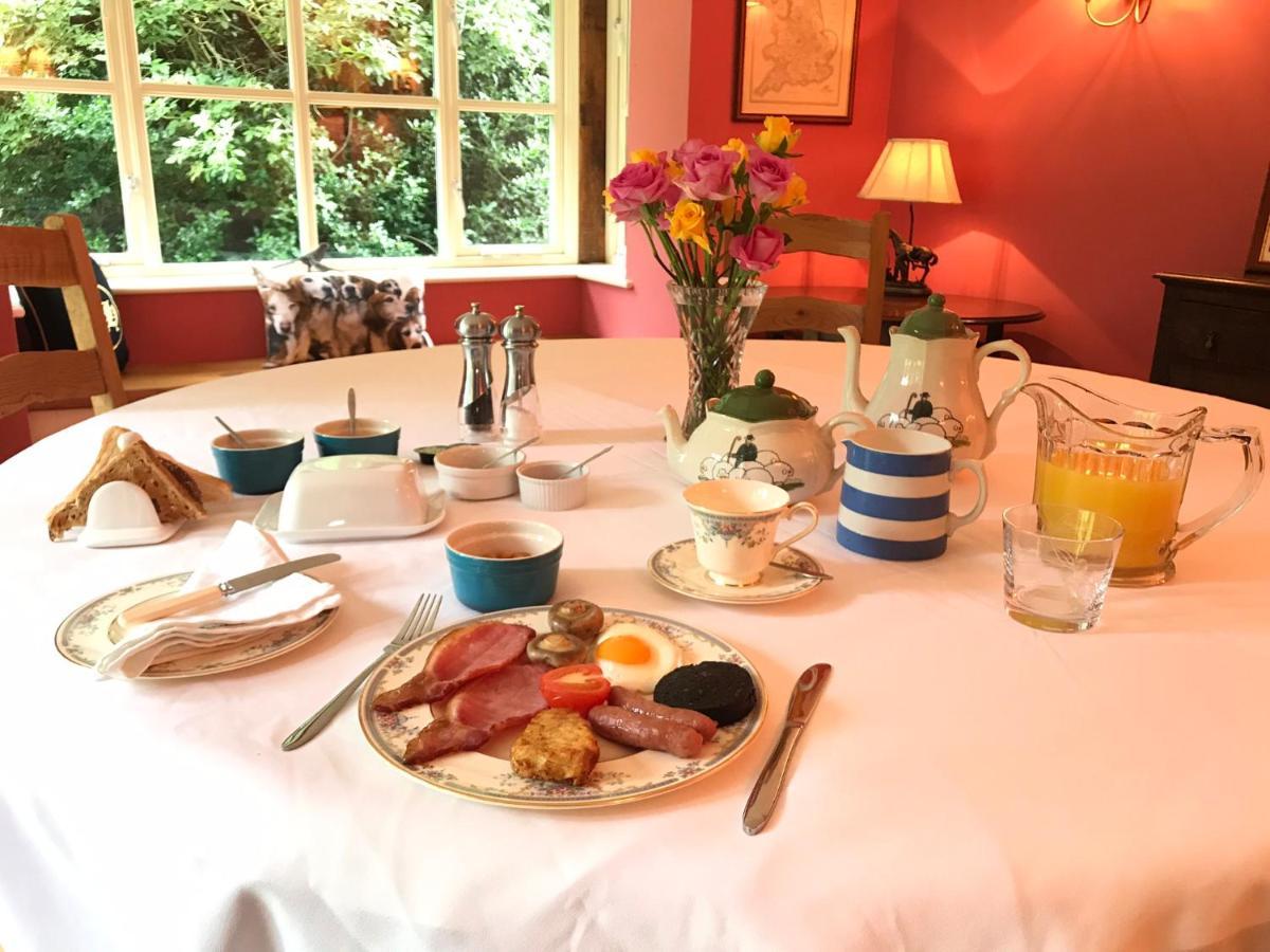 Cockley Hill Farm Bed & Breakfast Бракли Екстериор снимка